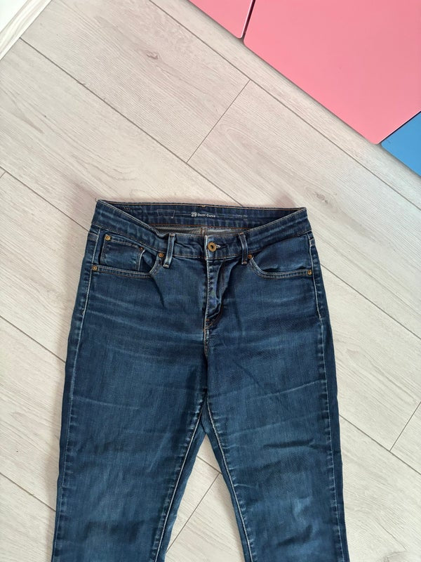 Levi's Classic Rise Slim Fit Jeans Size 29 Demi Curve — W29
