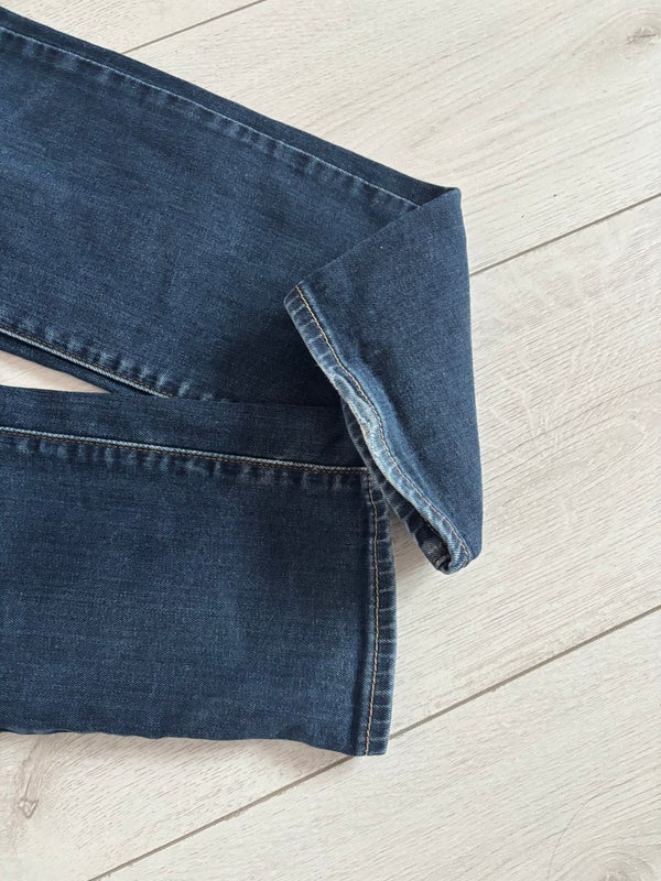 Levi's Classic Rise Slim Fit Jeans Size 29 Demi Curve — W29