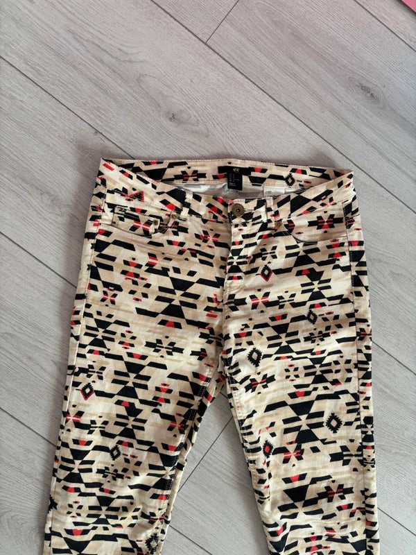 H&M Geometric Patterned Skinny Trousers Size 38 UK 10 — 10
